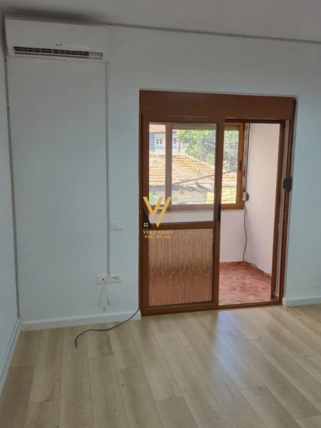 Tirane, jepet me qera zyre Kati 2, 110 m² 900 € (RRUGA E BOGDANEVE)