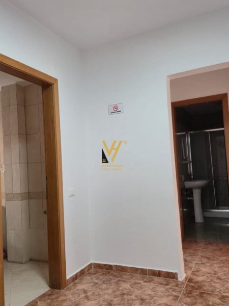 Tirane, jepet me qera zyre Kati 2, 110 m² 900 € (RRUGA E BOGDANEVE)