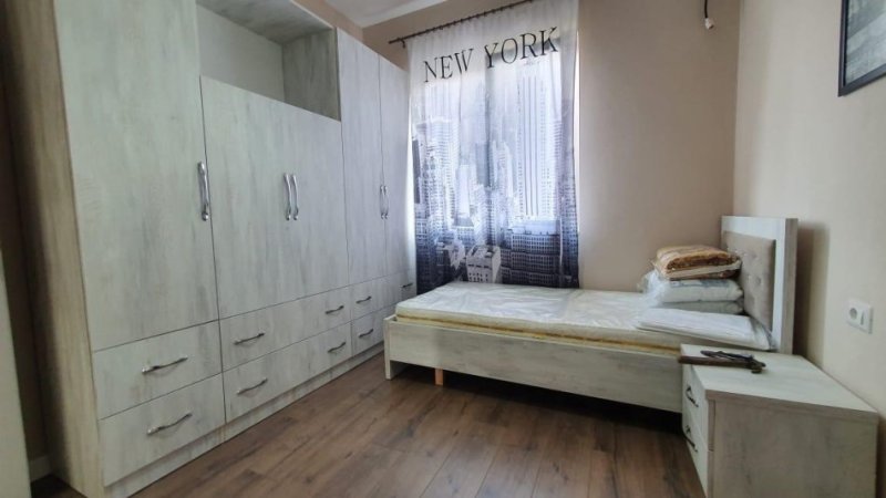 Tirane, jepet me qera apartament 2+1 , 95 m² 700 € (Rruga Mine Peza)