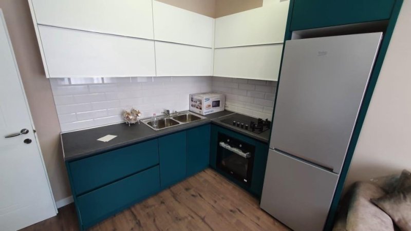 Tirane, jepet me qera apartament 2+1 , 95 m² 700 € (Rruga Mine Peza)