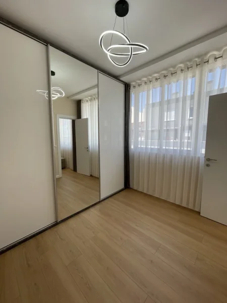 Tirane, shes apartament 2+1+Ballkon Kati 7, 88 m² 143.000 € (Rruga Dritan Hoxha)