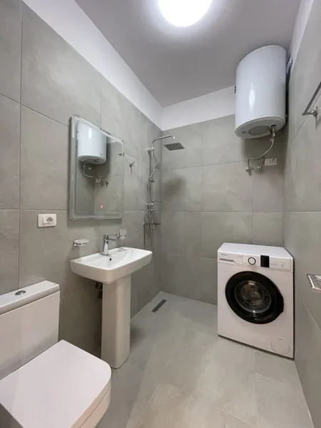 Tirane, shes apartament 2+1+Ballkon Kati 7, 88 m² 143.000 € (Rruga Dritan Hoxha)