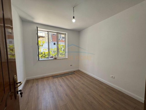 Tirane, jepet me qera apartament 2+1 Kati 2, 93 m² 800 € 