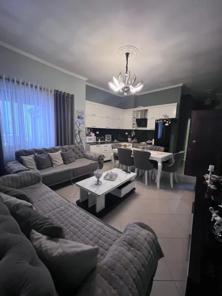 Tirane, shitet apartament 2+1 Kati 8, 102 m² 150.000 € (Bar Artisti)