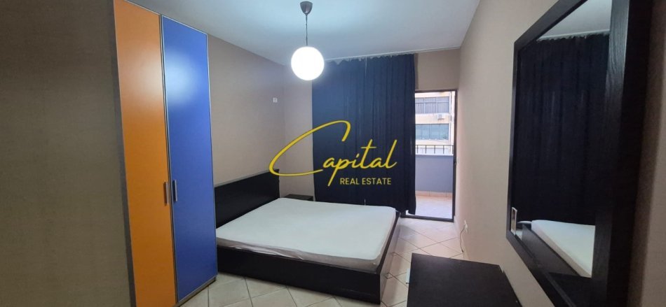 Tirane, jepet me qera apartament 2+1 Kati 0, 95 m² 700 € (21 DHJETORI)