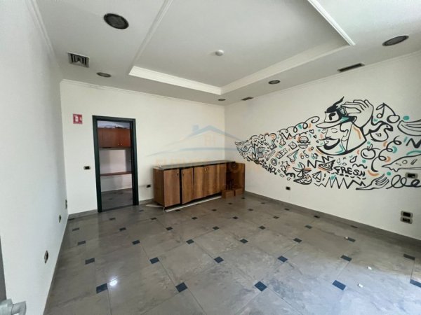Tirane, shitet ambjent biznesi Kati 1, 350 m² 1.600.000 € BLL53767