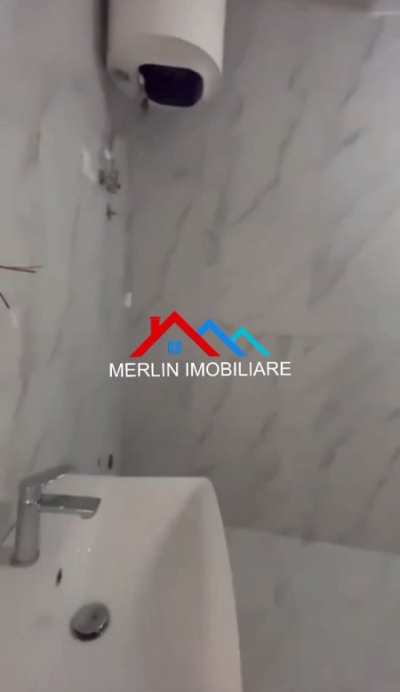 Tirane, Shitet Apartament 1+1 ne  Katin e 3, me sip. 60 m² 125.000 € ( Ne  lagjen Ali Demi,  tek Kompleksi Kaimi)