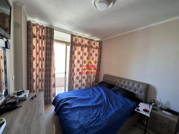 Vlore, shitet apartament 1+1+Ballkon Kati 7, 52 m² 85.000 € (Rruga Murat Tërbaçi)