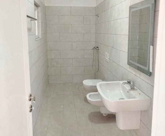 Me Qera: 2+1+2wc 📍Bulevardi i Ri - ne fund | Pallat V.2025 - 100% e Re (550€/muaj)