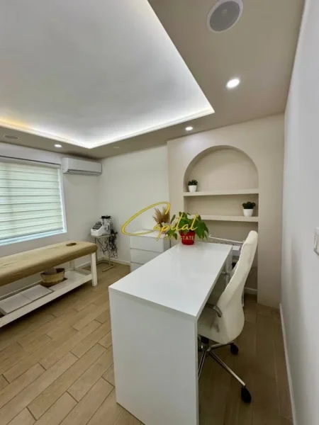 Tirane, jepet me qera ambjent biznesi Kati 2, 70 m² 750 € (VASIL SHANTO)