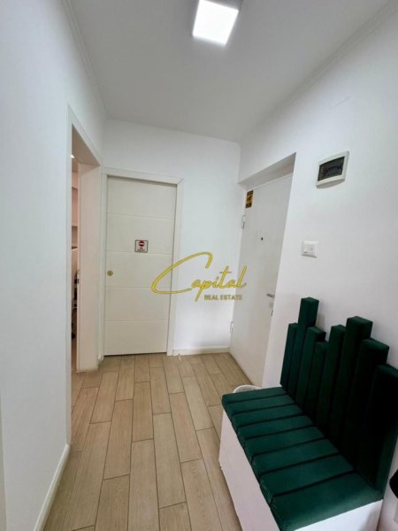 Tirane, jepet me qera ambjent biznesi Kati 2, 70 m² 750 € (VASIL SHANTO)