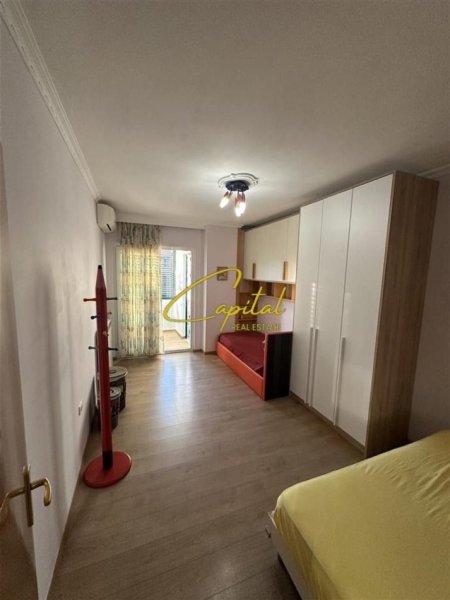 Tirane, jepet me qera apartament 2+1 Kati 1, 118 m² 650 € (XHAMIA E TABAKEVE)