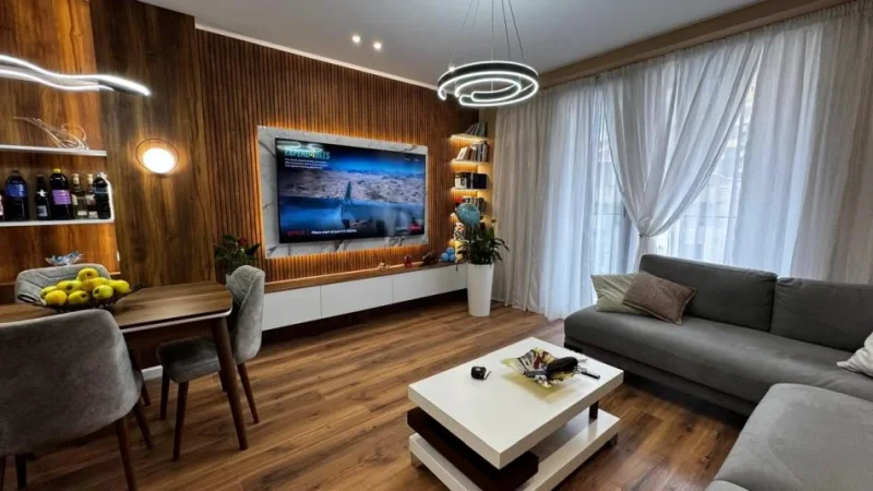 Tirane, shitet apartament 2+1+Ballkon Kati 2, 105 m² 215.000 € (Ish Fusha e Aviacionit)