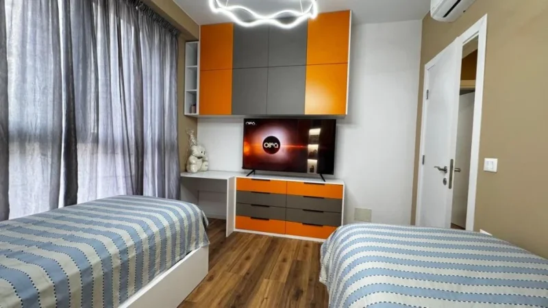 Tirane, shitet apartament 2+1+Ballkon Kati 2, 105 m² 215.000 € (Ish Fusha e Aviacionit)