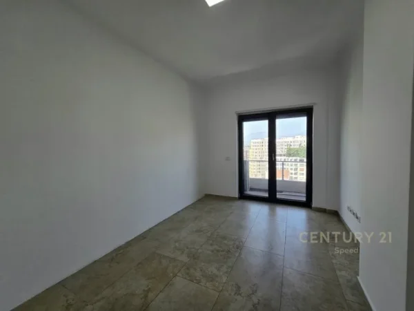 Tirane, jepet me qera zyre Kati 6, 140 m² 1.300 € (Ring Centre)