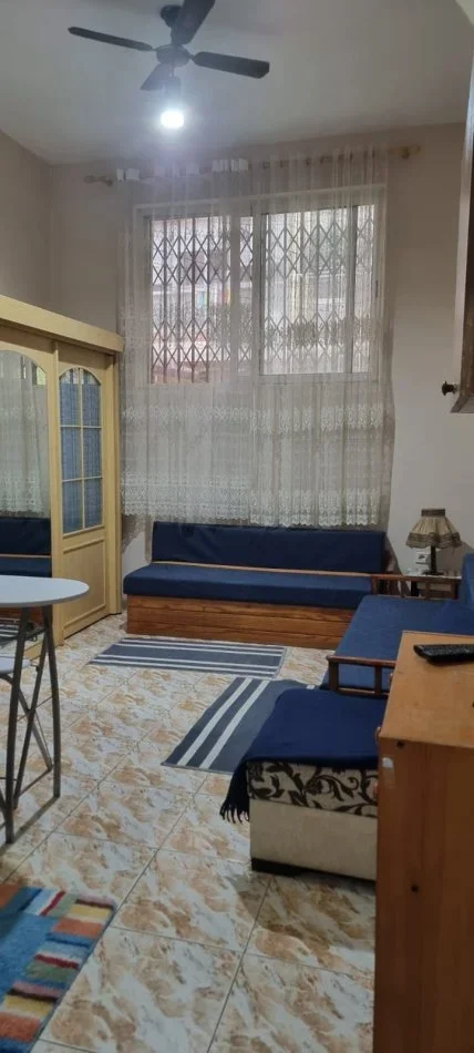 Tirane, jepet me qera apartament Kati 5, 30 m² 300 € (STACIONI I TRENIT)