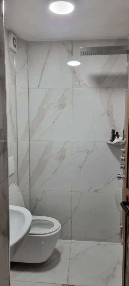 Tirane, jepet me qera apartament Kati 5, 30 m² 300 € (STACIONI I TRENIT)