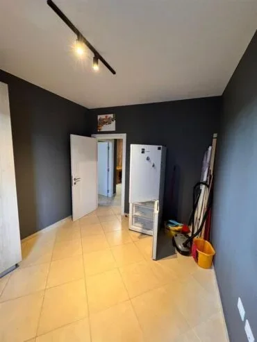 Tirane, jepet me qera zyre Kati 2, 100 m² 850 € (Qender)