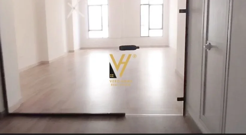 Tirane, jepet me qera zyre Kati 4, 70 m² 1.300 € (MINE PEZA)