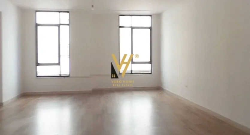 Tirane, jepet me qera zyre Kati 4, 70 m² 1.300 € (MINE PEZA)