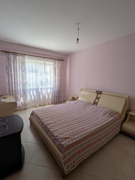 Tirane, jepet me qera apartament 2+1 Kati 2, 124 m² 650 € (Vizion Plus)