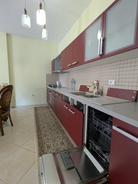 Tirane, jepet me qera apartament 2+1 Kati 2, 124 m² 650 € (Vizion Plus)