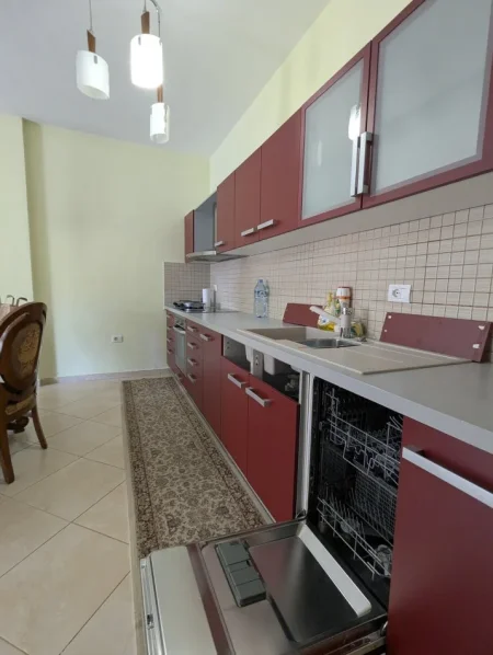 Tirane, jepet me qera apartament 2+1 Kati 2, 124 m² 650 € (Vizion Plus)