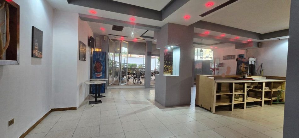 Tirane, jepet me qera ambjent biznesi Kati 0, 200 m² 700 € (RRUGA E ELBASANIT)