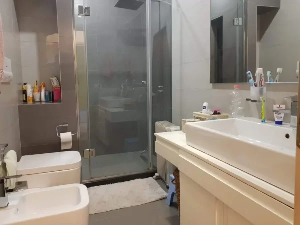 Jepet me qera apartament 1+1+Aneks+Ballkon Kati 3, 65 m² 600 € (Komuna Parisit te olimpiku)