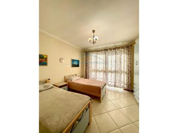 Tirane, shitet apartament 3+1+Ballkon Kati 8, 140 m² 330.000 € (Rruga Medar Shtylla)