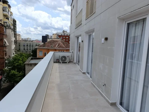 Tirane, jepet me qera apartament 2+1+Aneks+Ballkon , 104 m² (Qender)