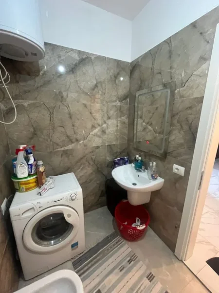 Tirane, shitet apartament 1+1 Kati 5, 66 m² 72.600 € (Kamez, prane bar "Abazi")