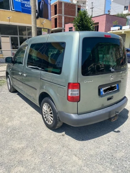Lezhe, shitet makine Volkswagen Caddy 2004 Nafte, ulliri manuale Kondicioner 293.000 km 5.500 €