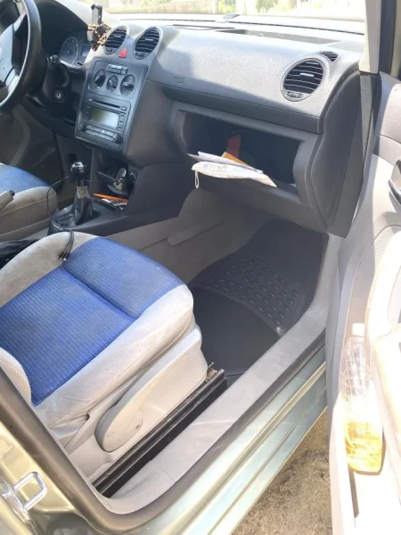 Lezhe, shitet makine Volkswagen Caddy 2004 Nafte, ulliri manuale Kondicioner 293.000 km 5.500 €