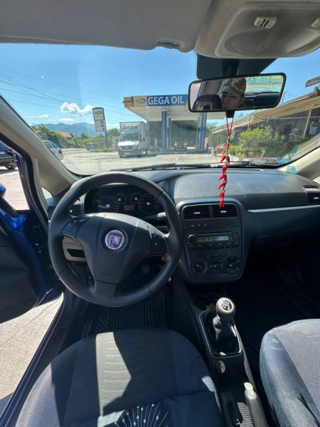 Tirane, shes makine Fiat Grande Punto 1.2 Benzin+Gaz, blu manuale Klima