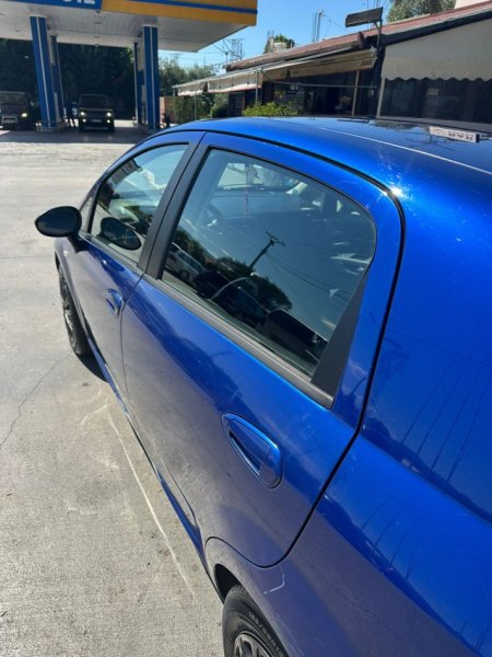 Tirane, shes makine Fiat Grande Punto 1.2 Benzin+Gaz, blu manuale Klima