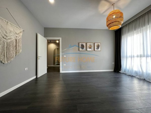 Tirane, shitet apartament 1+1+Ballkon Kati 2, 64 m² 170.000 € (Rruga e Barrikadave, përballë shkollës Lidhja Prizrenit)
