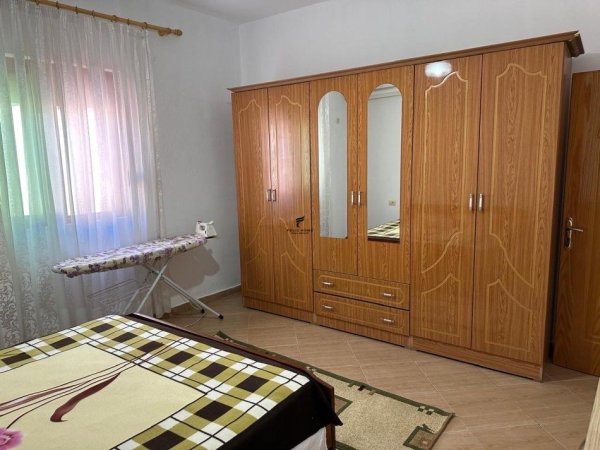 Tirane, jepet me qera apartament 2+1+Ballkon Kati 2, 100 m² 450 € (XHAMLLIK)