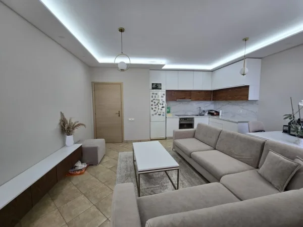 Tirane, shitet apartament 1+1+Aneks+Ballkon Kati 2, 75 m² 88.000 € (shkoze)