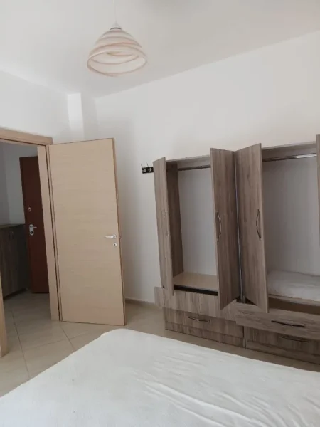 Tirane, jepet me qera apartament 2+1 Kati 2, 90 m² 500 € (liqeni i thate)
