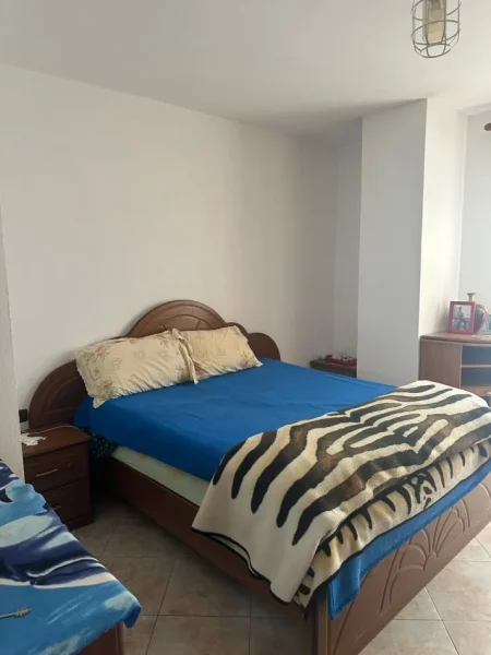 !Shitur! Durres, shitet apartament 2+1+Ballkon Kati 4, 92 m² 107.000 € (Ujesjellesi)