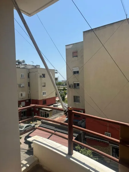 !Shitur! Durres, shitet apartament 2+1+Ballkon Kati 4, 92 m² 107.000 € (Ujesjellesi)