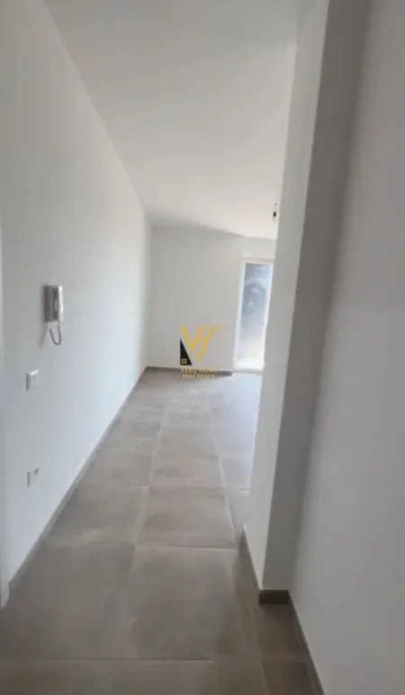 Tirane, shitet apartament 2+1+Ballkon Kati 5, 83 m² 113.000 € (PASKUQAN)