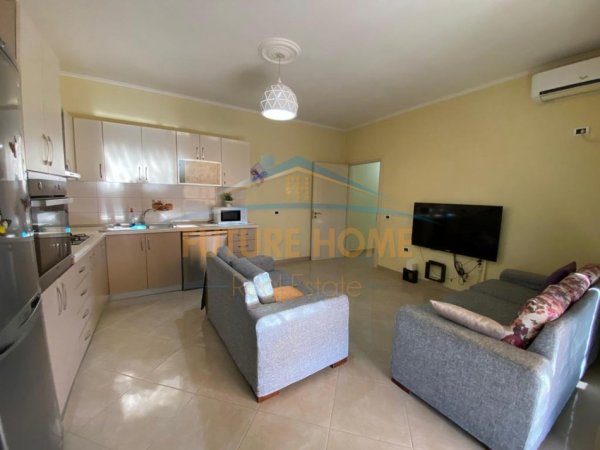 Tirane, shitet apartament 2+1+Ballkon Kati 8, 95 m² 125.000 € (Unaza e Re, Prane Vila L)