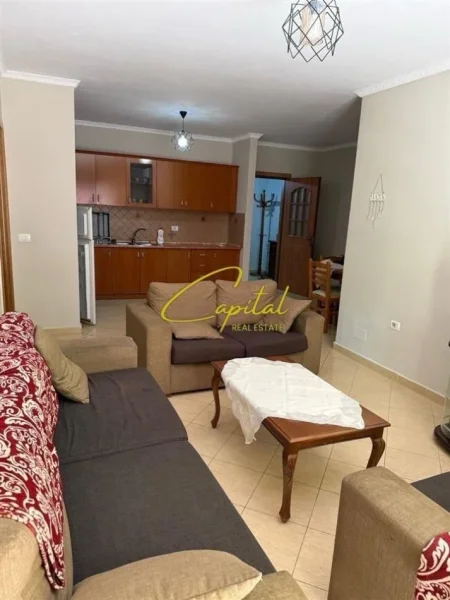 Tirane, jepet me qera apartament 3+1 Kati 1, 130 m² 550 € (RRUGA 5 MAJI)