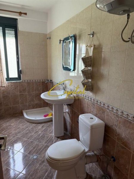 Tirane, jepet me qera apartament 3+1 Kati 1, 130 m² 550 € (RRUGA 5 MAJI)
