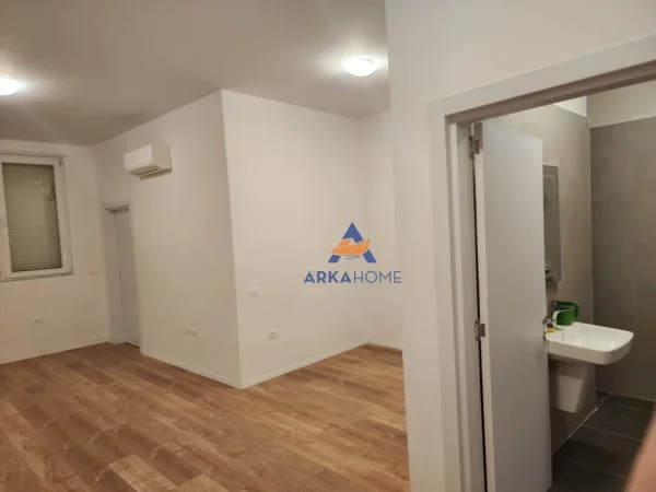 Tirane, jepet me qera ambjent biznesi Kati 0, 62 m² 600 € ("RRUGA HEKALI,SHKOLLA E KUQE")