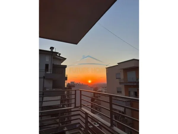 Tirane, shitet apartament 2+1+Ballkon Kati 4, 104 m² 150.000 € (Fresk, pranë Restorant Fresku)