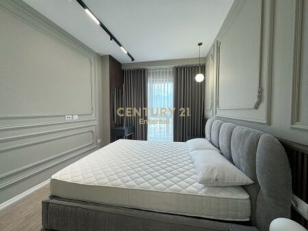 Tirane, jepet me qera apartament 2+1 Kati 11, 110 m² 1.500 € (Garden Building)