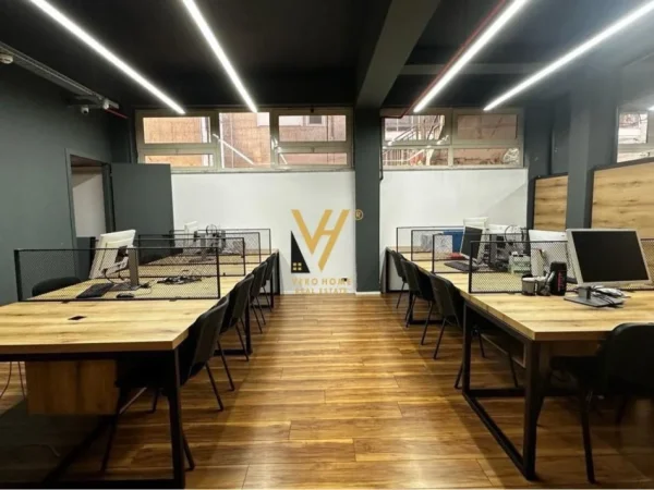 Tirane, jepet me qera zyre Kati 0, 300 m² 2.500 € (RRUGA KONGRESI I LUSHNJES)